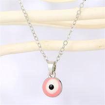 Colar com pingente de olho grego